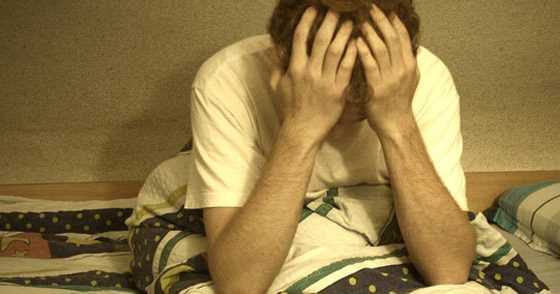 mann_bett_erektion_depression