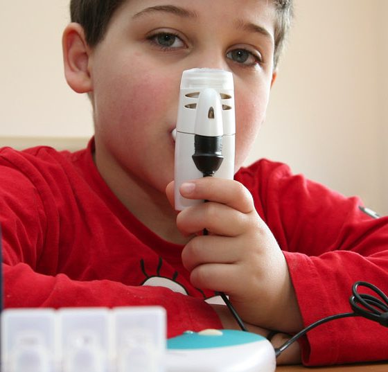 inhalieren_kind_lunge_asthma