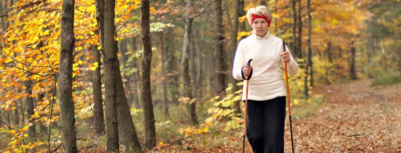 sport_frau_seniorin_walking
