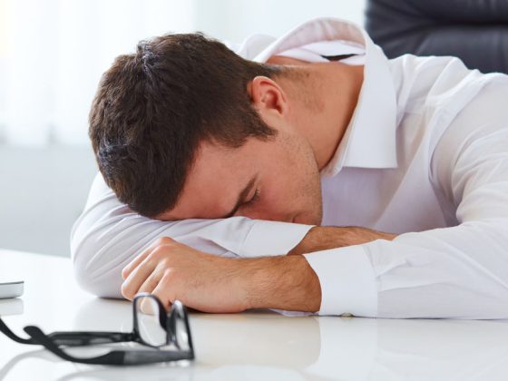 mude_arbeit_buero_head