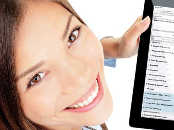 rockethealth_aerztin-mit-tablet