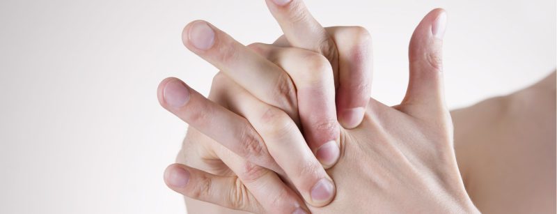 rheuma_gelenk_finger_83298817_m