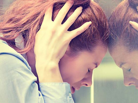 frau_migrane_kopfschmerz