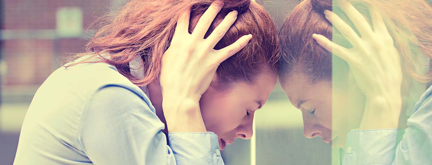 frau_migrane_kopfschmerz