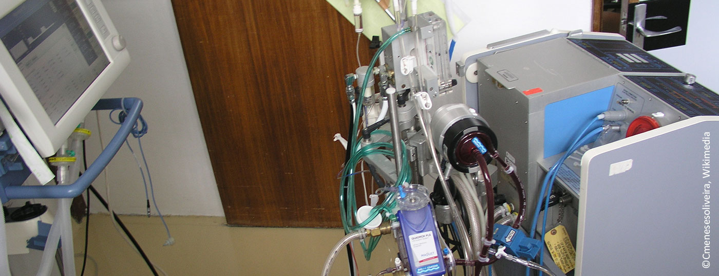 ecmo_in_h1n1_patient_in_santa_cruz_hospital_-_lisbon