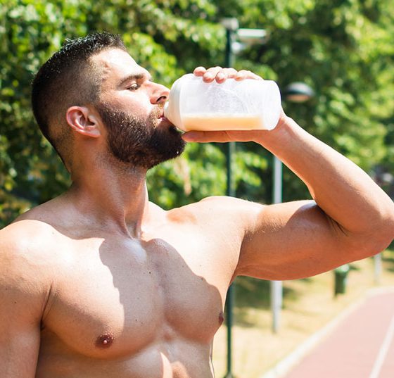 sportler_trinken_fitness_protein