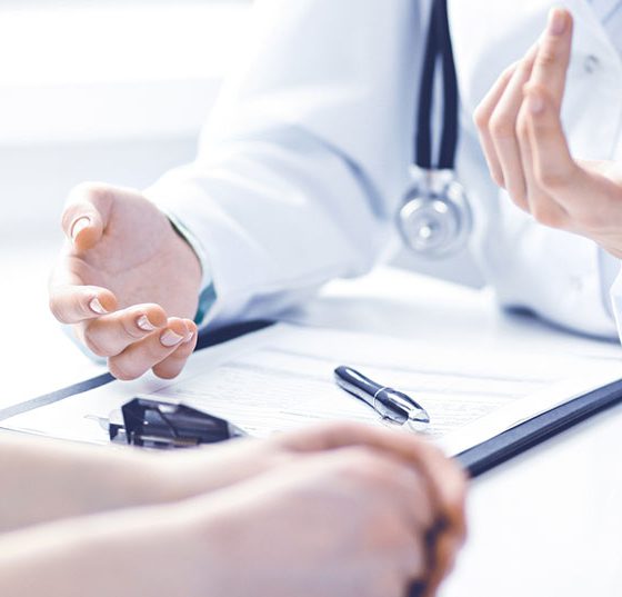 arzt_anamnese_istock-1148334988