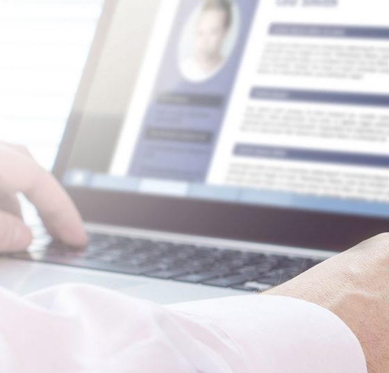 onlinebewerbung_istock-1033774376