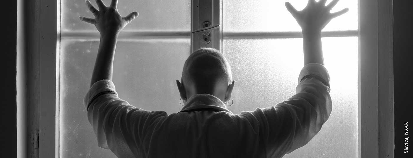 krebs_frau_istock-1140843205