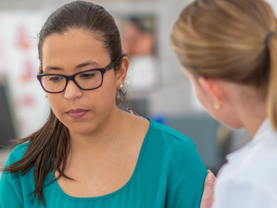 arzt_gespraech_istock-1134371125