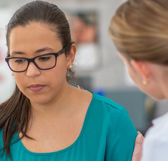 arzt_gespraech_istock-1134371125