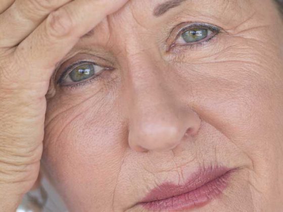migrane_kopfschmerz_seniorin_fotolia_86411305_m