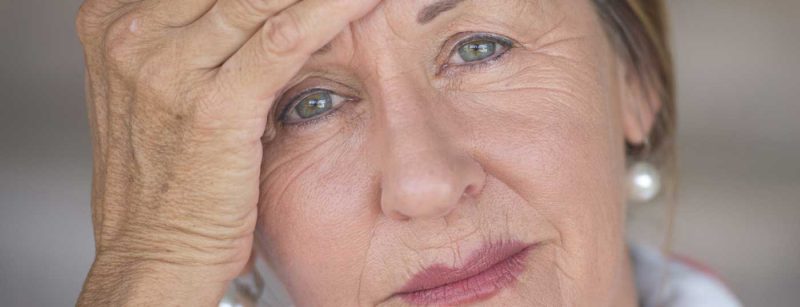 migrane_kopfschmerz_seniorin_fotolia_86411305_m