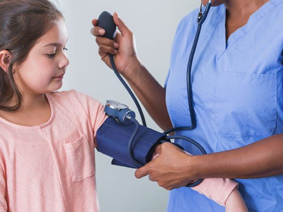 blutdruck_kind_istock-683330280