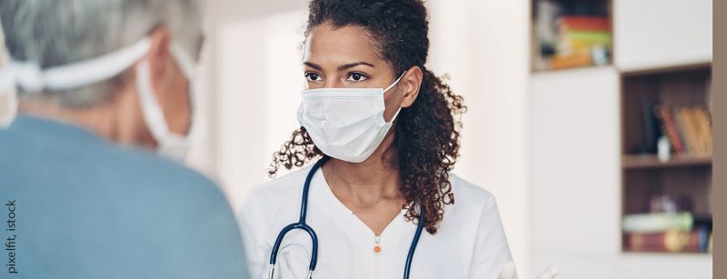 arzt_mundschutz_istock-1281314503