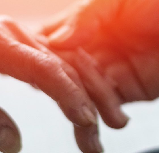 haende_istock_istock-1192097157