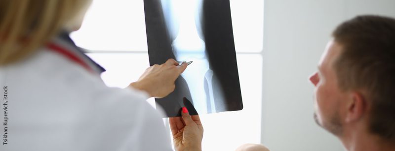 knie_istock-1286940824