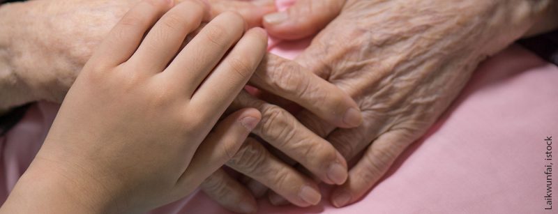 tod_senior_haende_istock-588617886