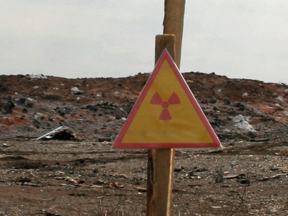 atom_istock-178745511