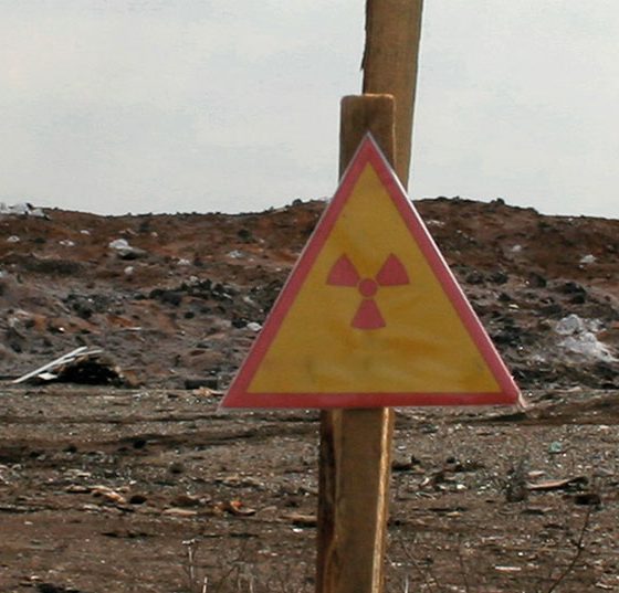 atom_istock-178745511