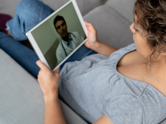 tele_online_istock-1242508966