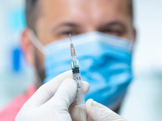 impfung-corona_istock-1253806699