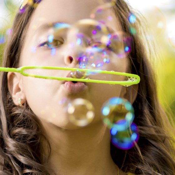 kind_seifenblasen
