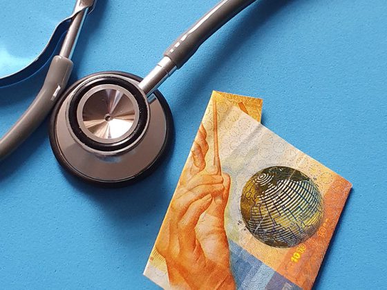 geld_stethoskop_istock-1178888176