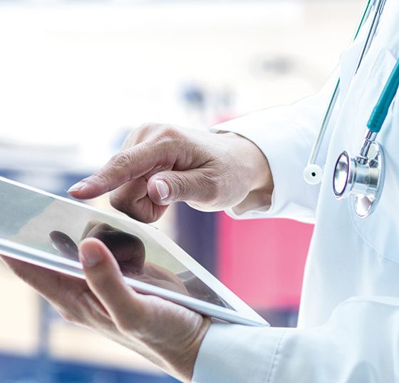 arzt_e-health_istock-1131157829