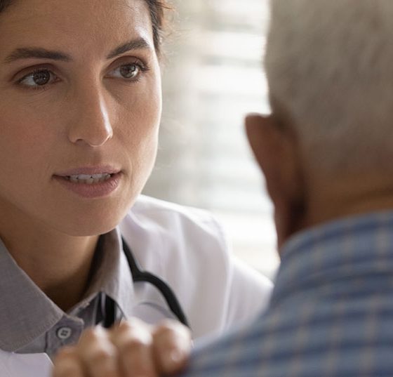 arzt_gespraech_istock-1319103328