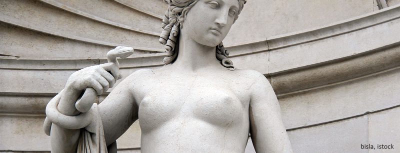 brust_statue_istock-521290355