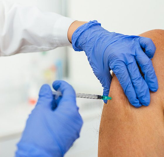 impfen_senior_istock-1311421676