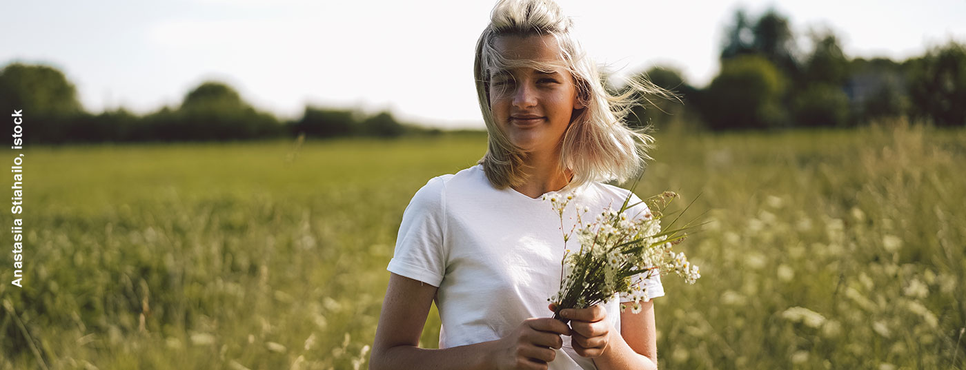 wiese_kind_allergie_istock-1264994434